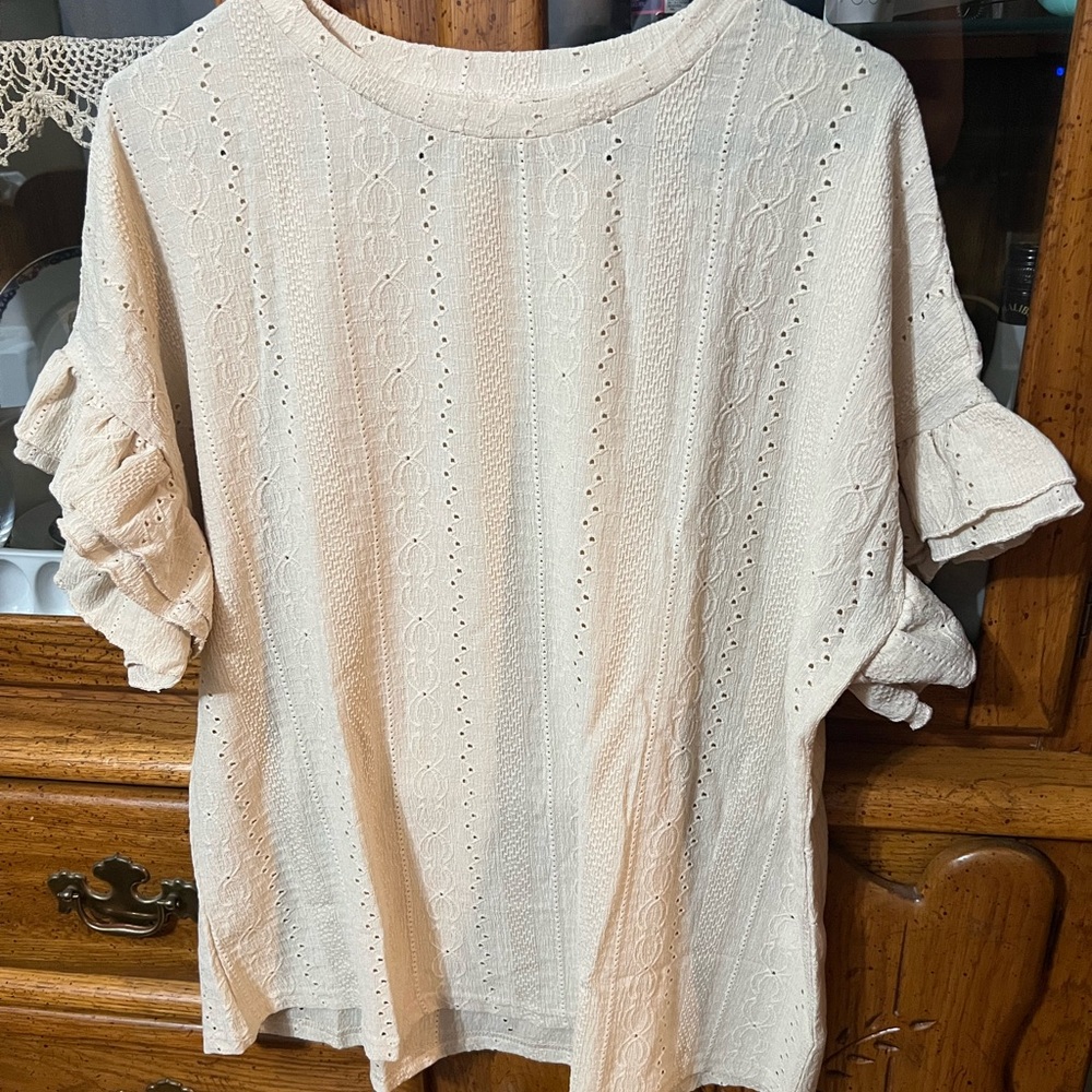 Women's Cream Eyelet Ruffle Sleeve Top